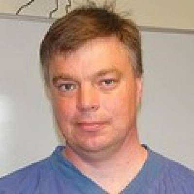 Jacob  Freedman, docent och kirurg vid Kirurg- och urologkliniken Danderyds sjukhus, Danderyds sjukhus
