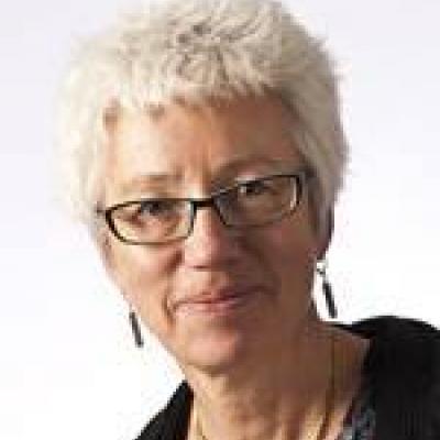 Anne Lindberg, Professor och överläkare vid Institutionen för folkhälsa och klinisk medicin, Umeå Universitet